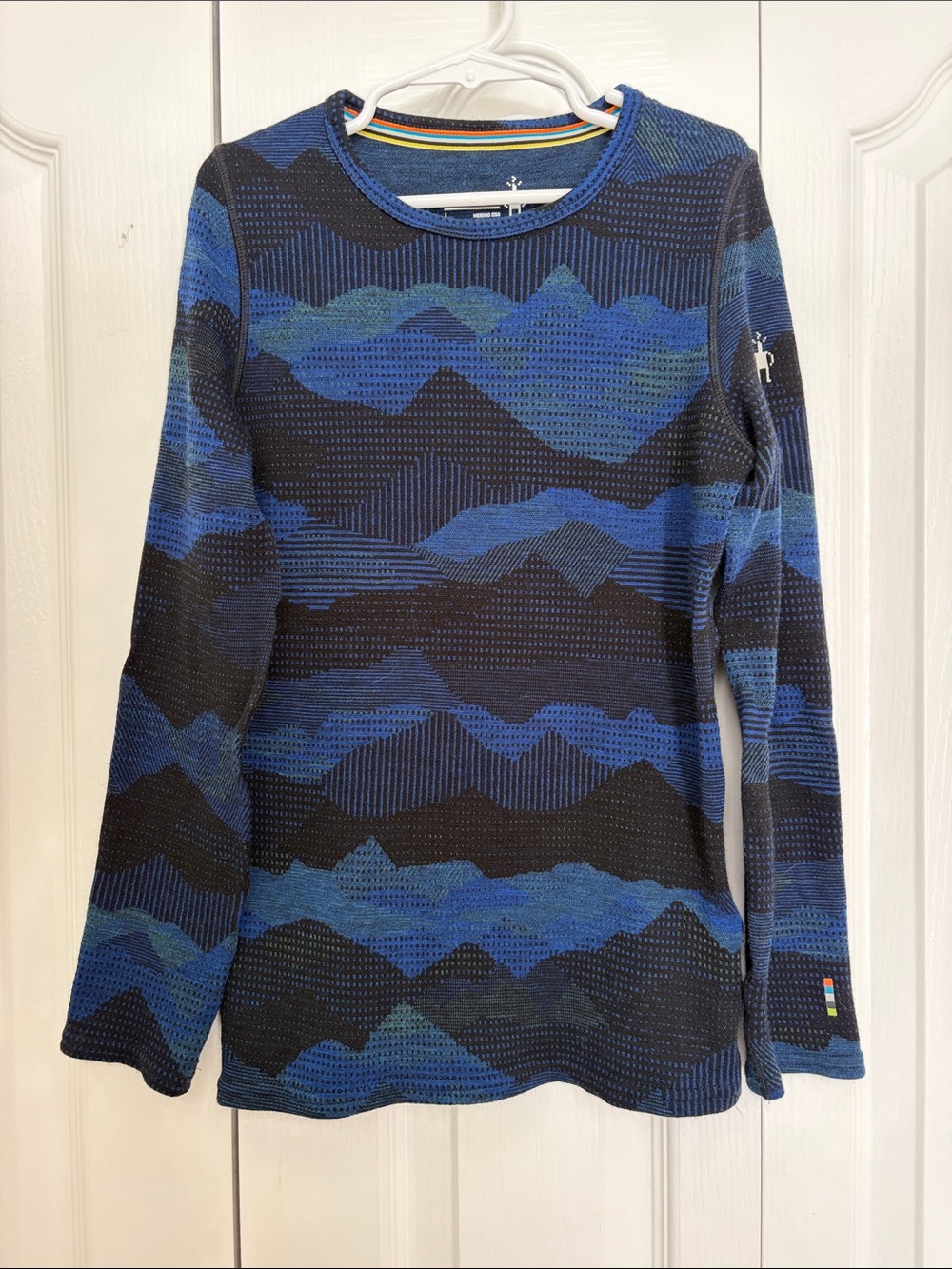 Smartwool Merino 250 Striped Mountain Pattern Crewneck Top in Blue and Black L